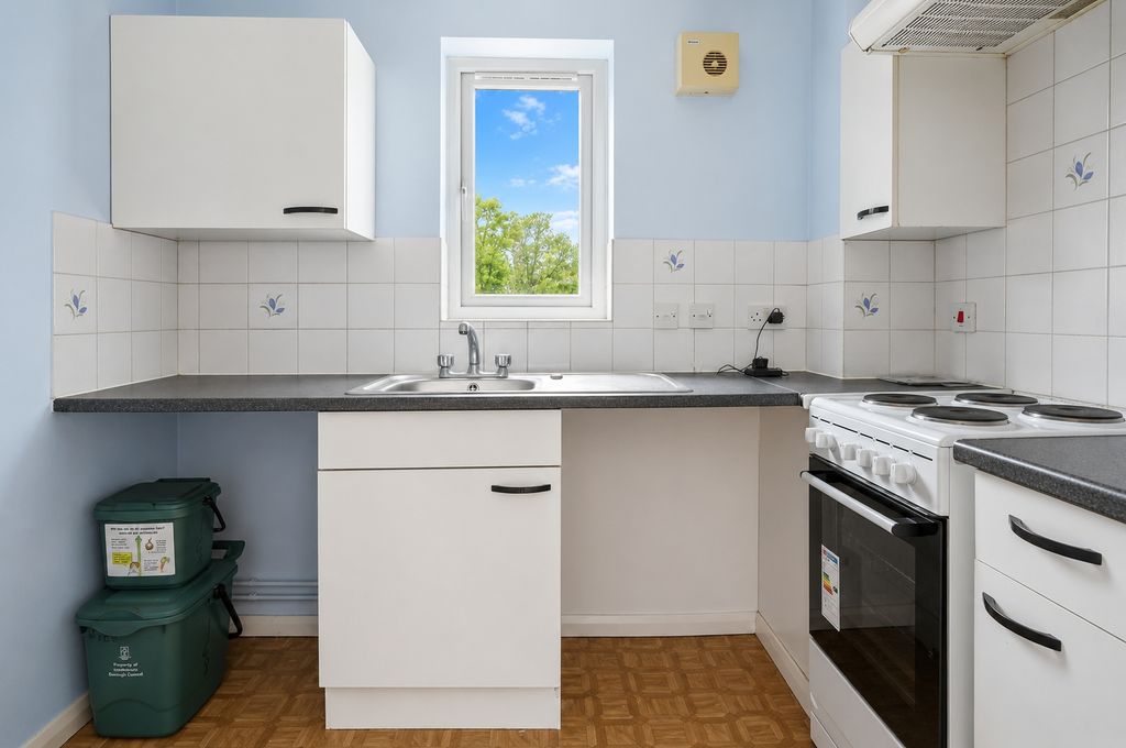 Property photo 3 of 6 Picture No. 10
