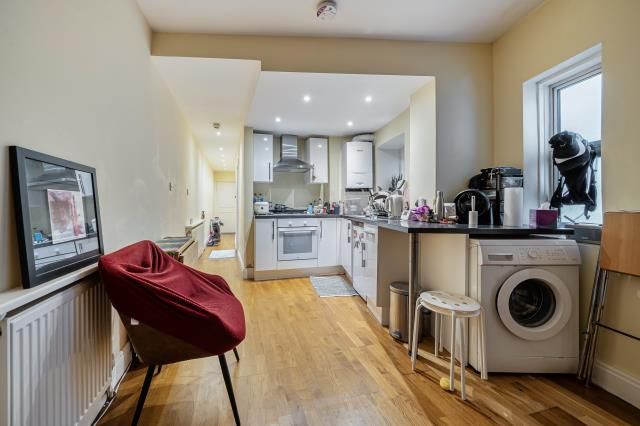 Property photo 2 of 18 Kitchen