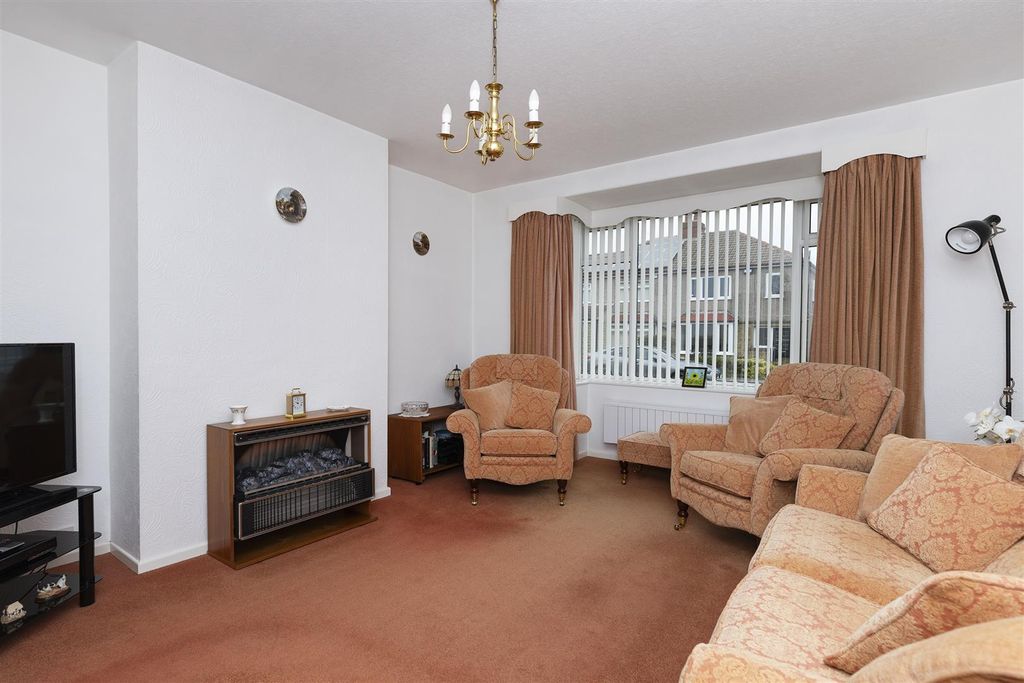 Property photo 3 of 30 Living Room