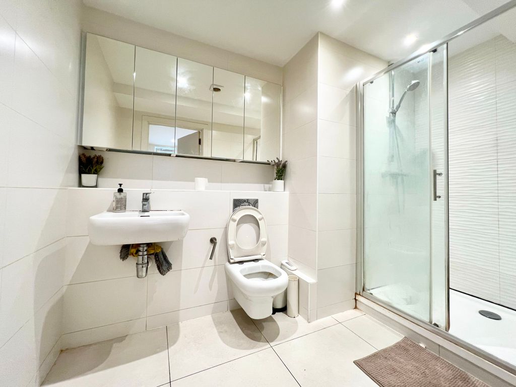 Property photo 3 of 5