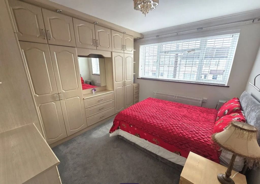 Additional image 12 of 5 bed semi-detached house for saleGledwood Gardens, Hayes UB4