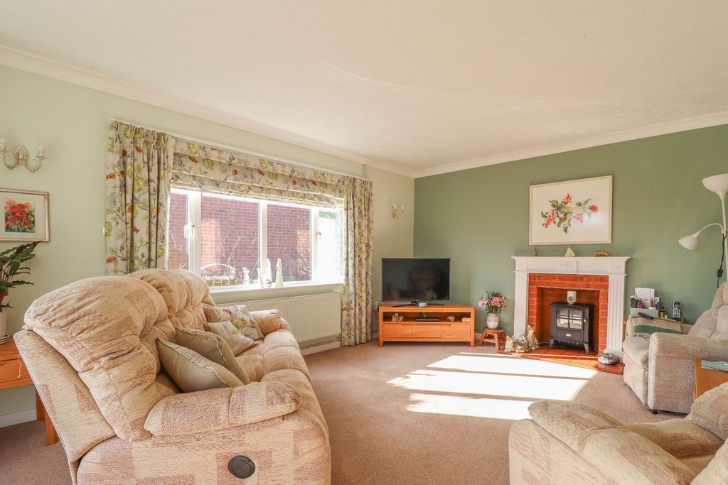 Property photo 2 of 26 4978144