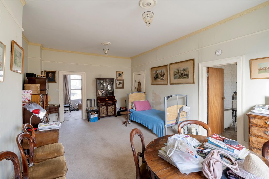 Property photo 2 of 10 Image