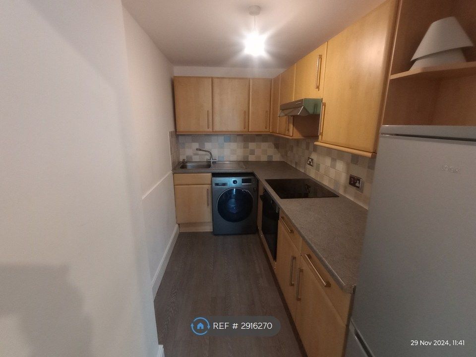 Property photo 1 of 4 Kitchen