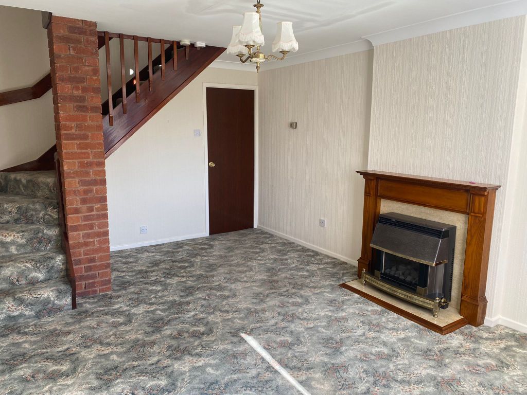 Property photo 2 of 7 Living Room