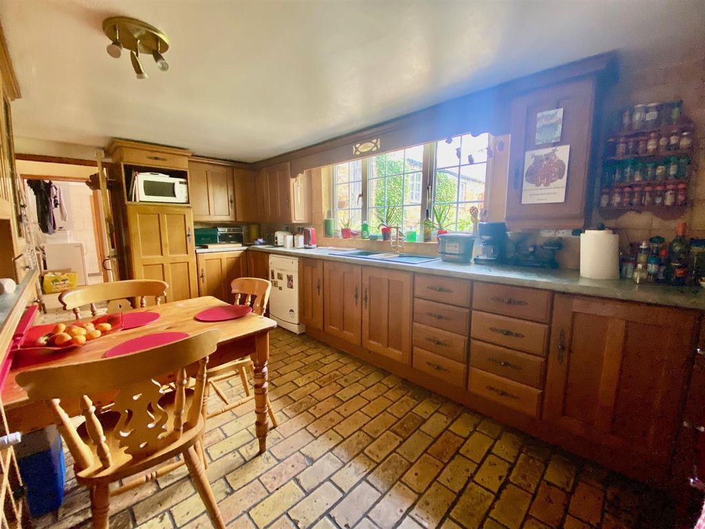 Property photo 3 of 30