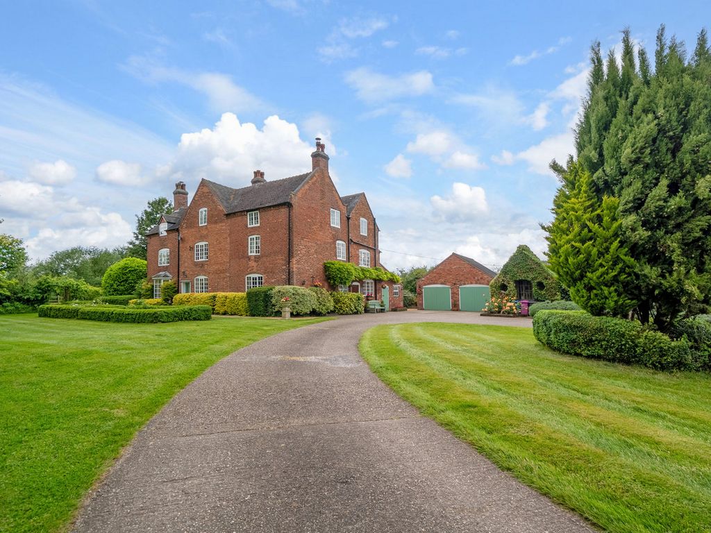 Property photo 2 of 44