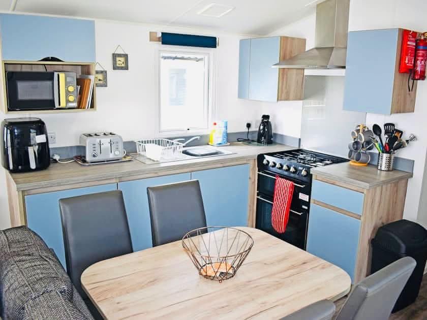 Property photo 3 of 38 Kitchen