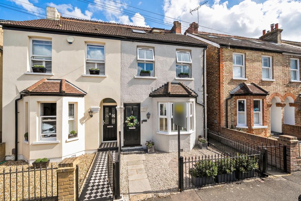 Property photo 1 of 21 External