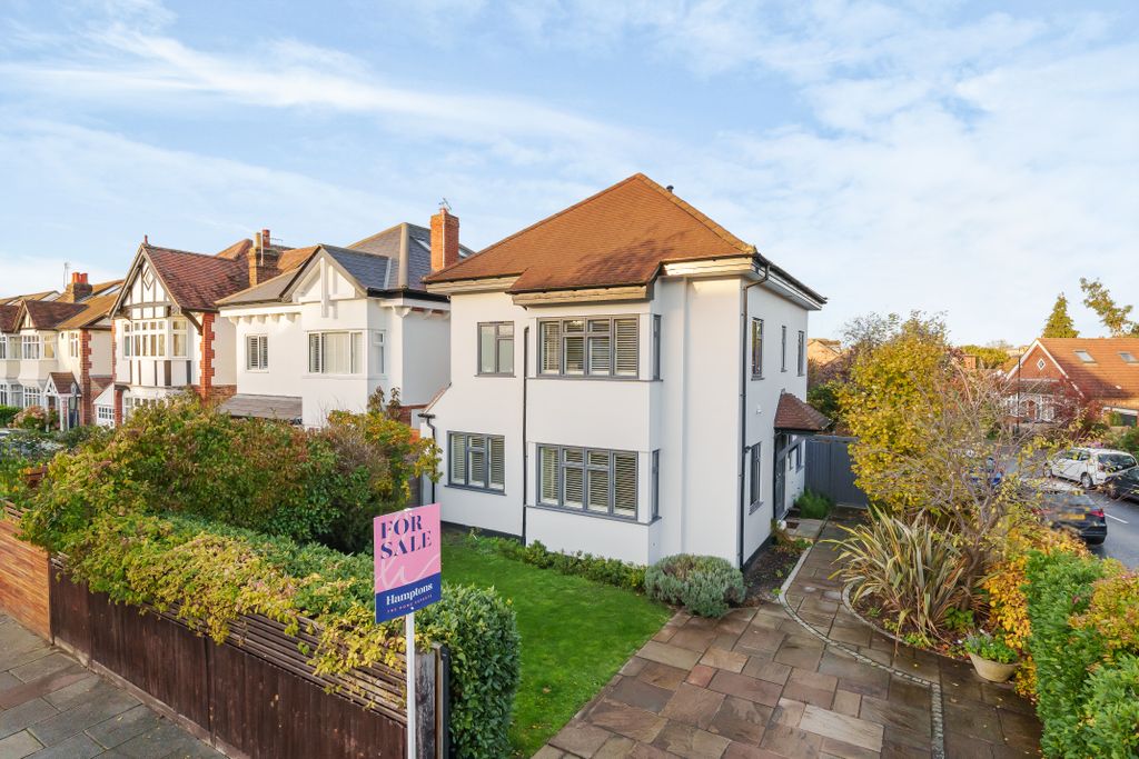 Property photo 1 of 12