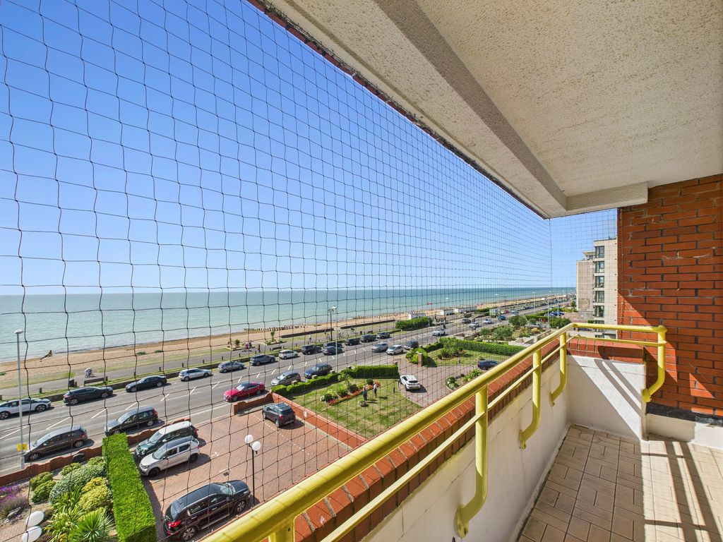 Property photo 2 of 11 Balcony