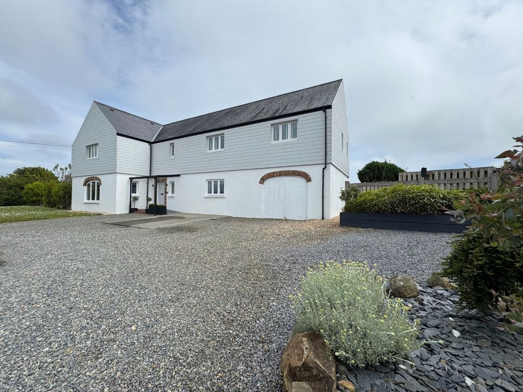 Property photo 3 of 64