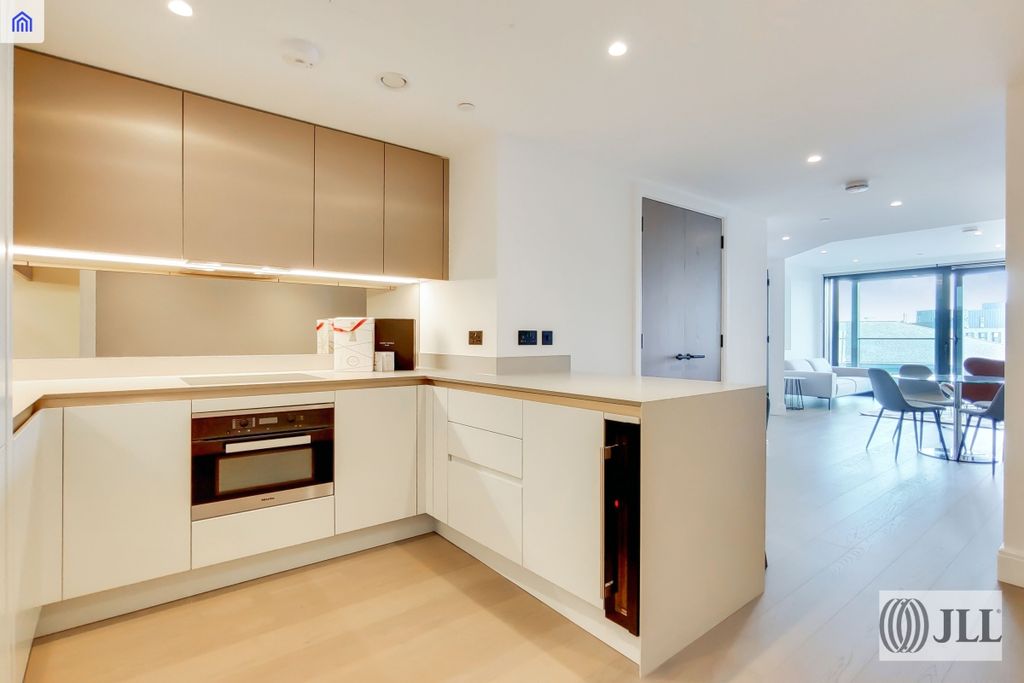 Property photo 2 of 17 Kitchen-Reception