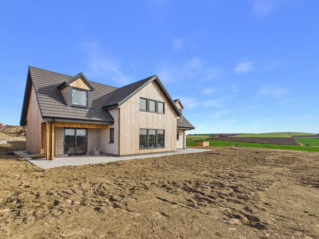 Property photo 1 of 43