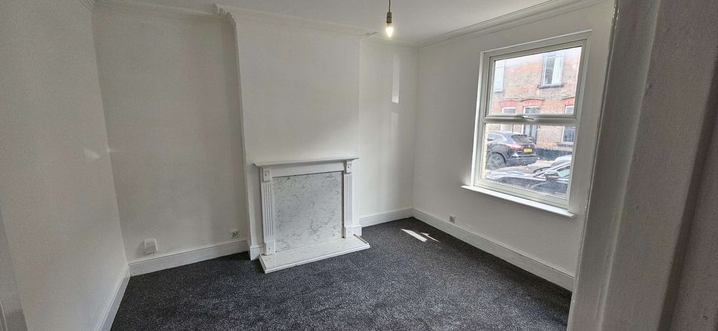 Property photo 1 of 15 3 Bedroom Terraced For Rent
