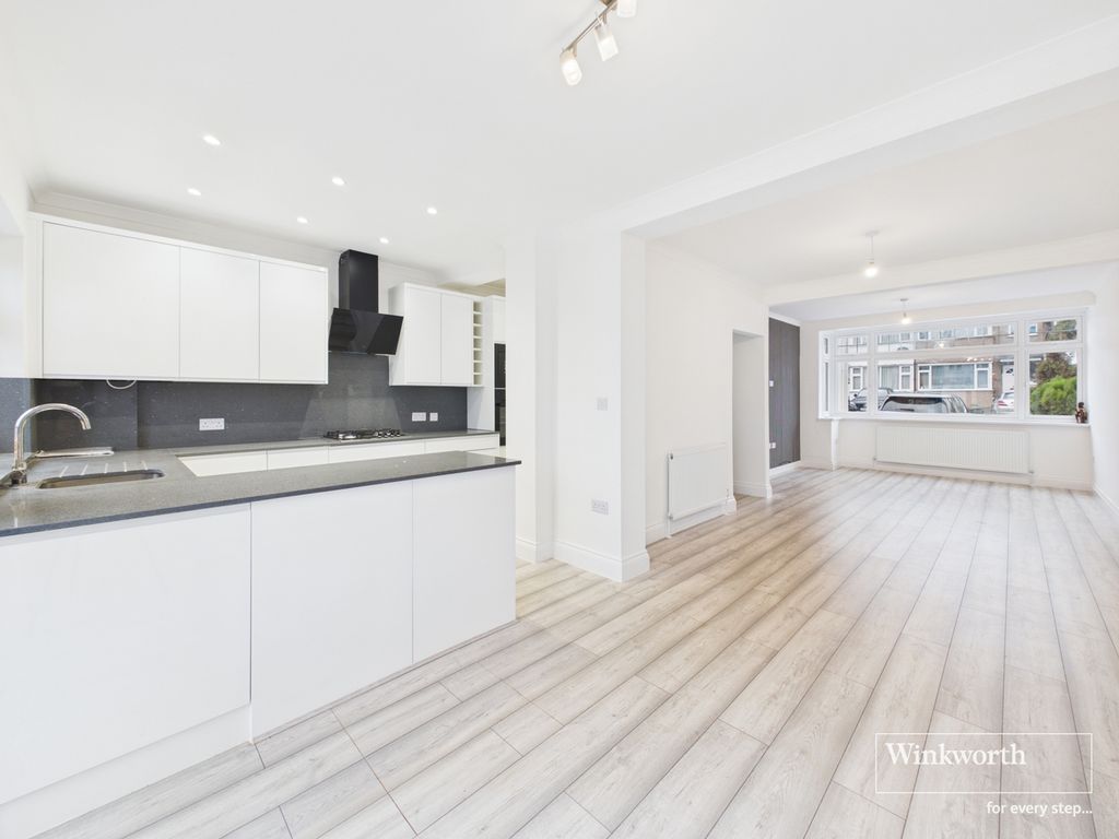 Property photo 1 of 15 Living Room