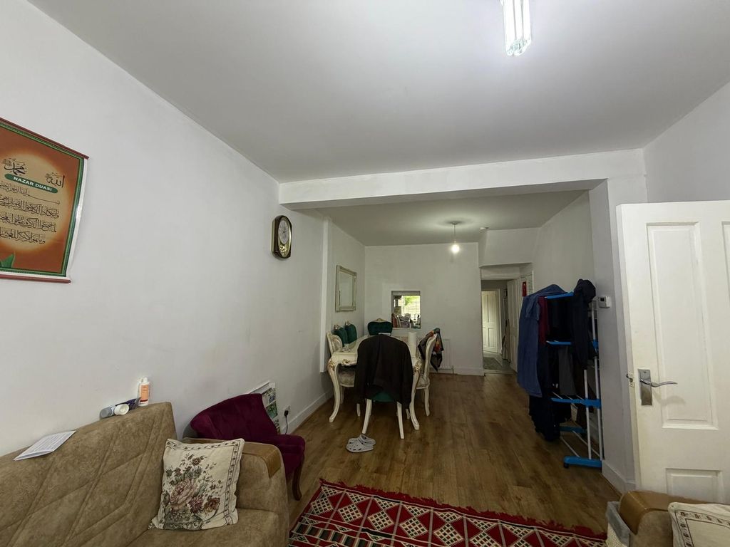 Property photo 3 of 11 Photo 3