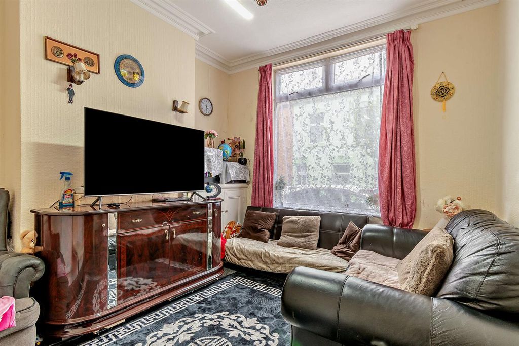 Property photo 2 of 8