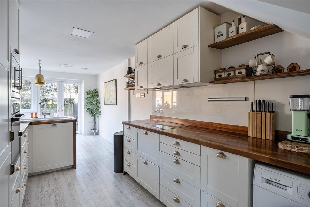 Property photo 3 of 19 1446164-17-69Eb390980d25.Jpg