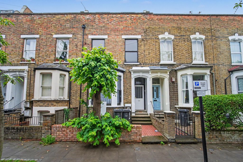 Property photo 1 of 28 54 Narford Road, Clapton, London E5 8rd
