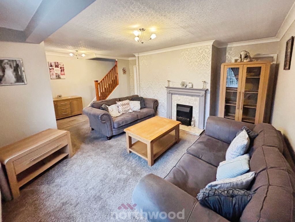 Property photo 2 of 25