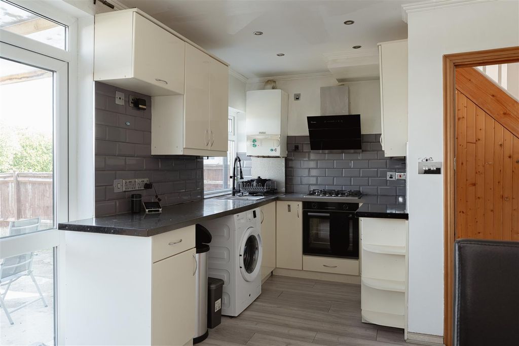 Property photo 2 of 14 4.Jpg