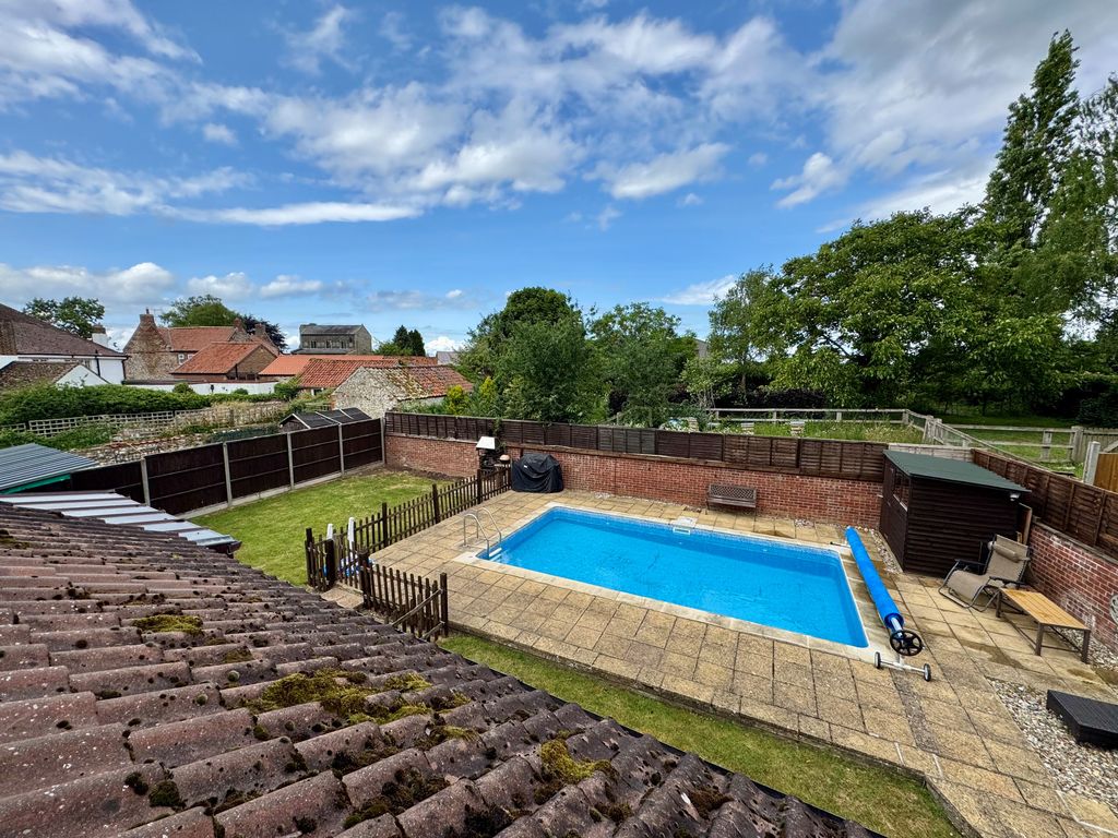 Property photo 2 of 22 Image