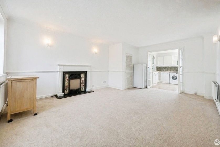Property photo 3 of 12 Pbox-Img.Jpg