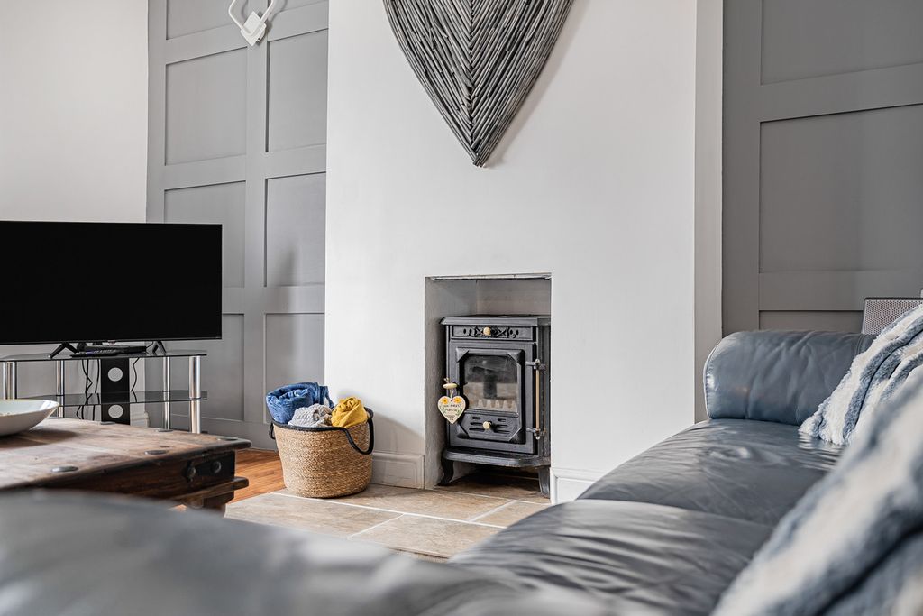 Property photo 3 of 14