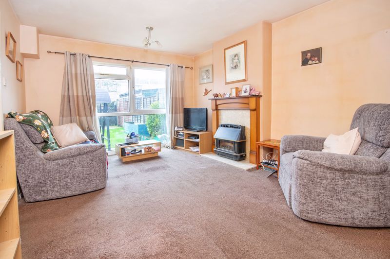 Property photo 2 of 11 Lounge