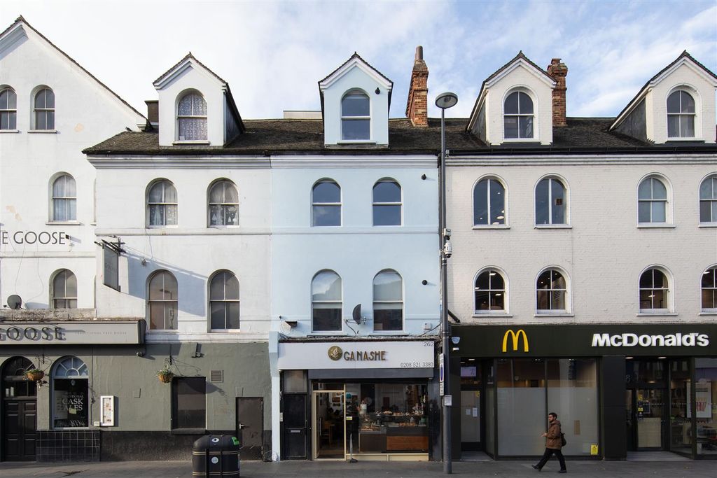 Property photo 1 of 9 Hoe Street, E17