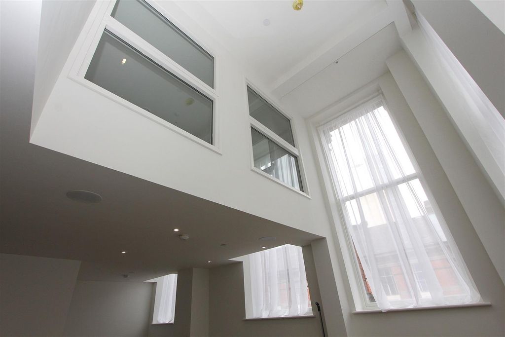 Property photo 2 of 13 Bright Mezzanine Space With Grand Windows...
