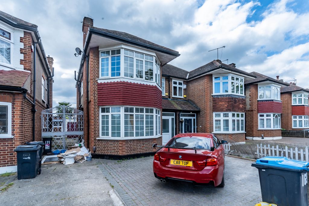 Property photo 2 of 30