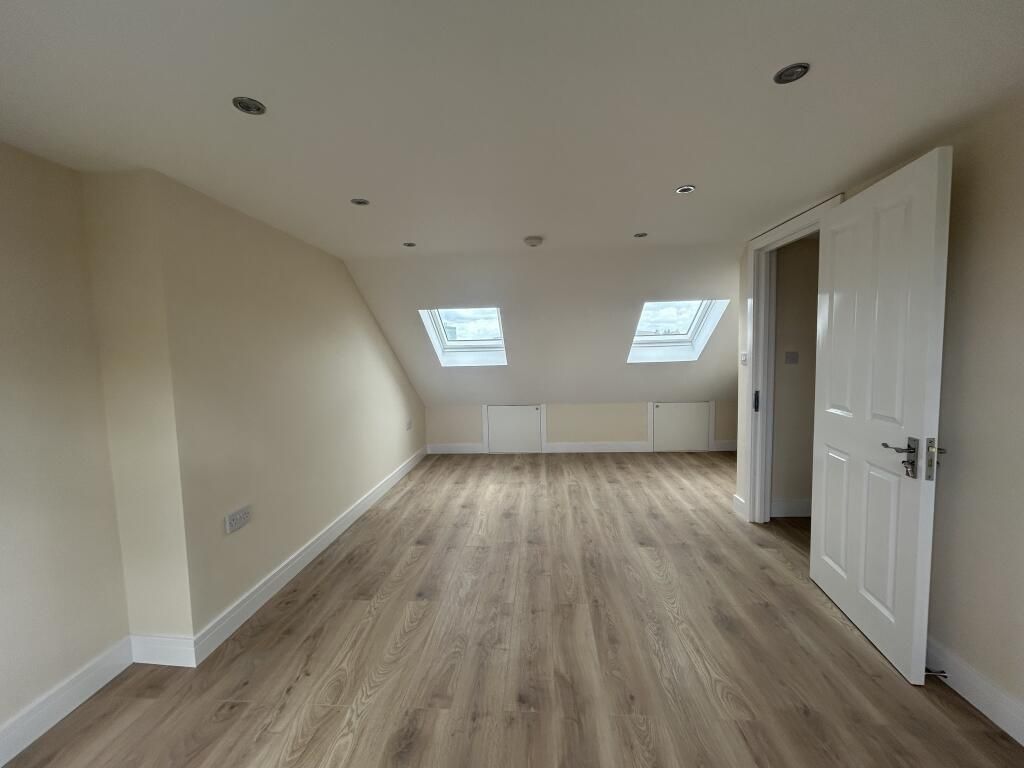 Property photo 3 of 8 Master