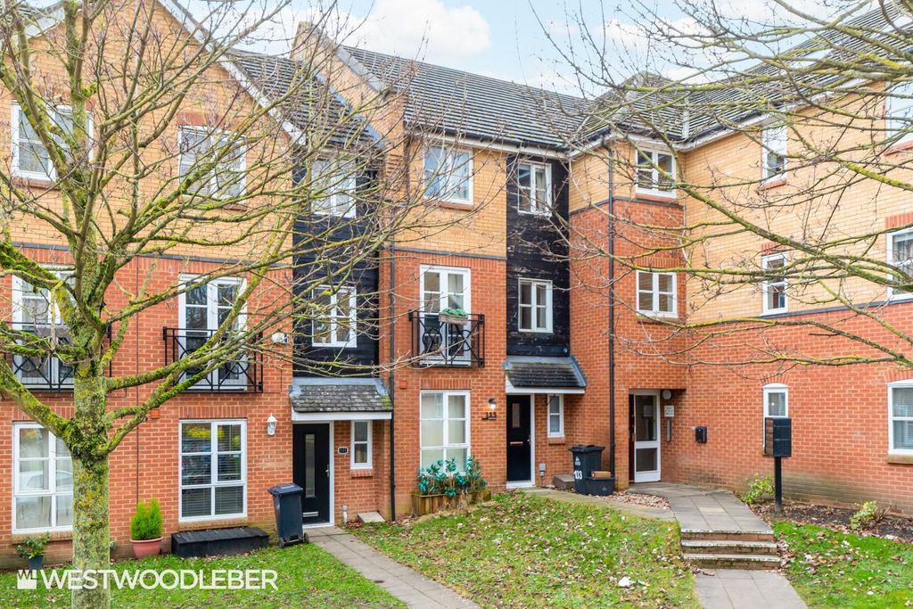 Property photo 1 of 17 Plomeravenue_17.Jpg