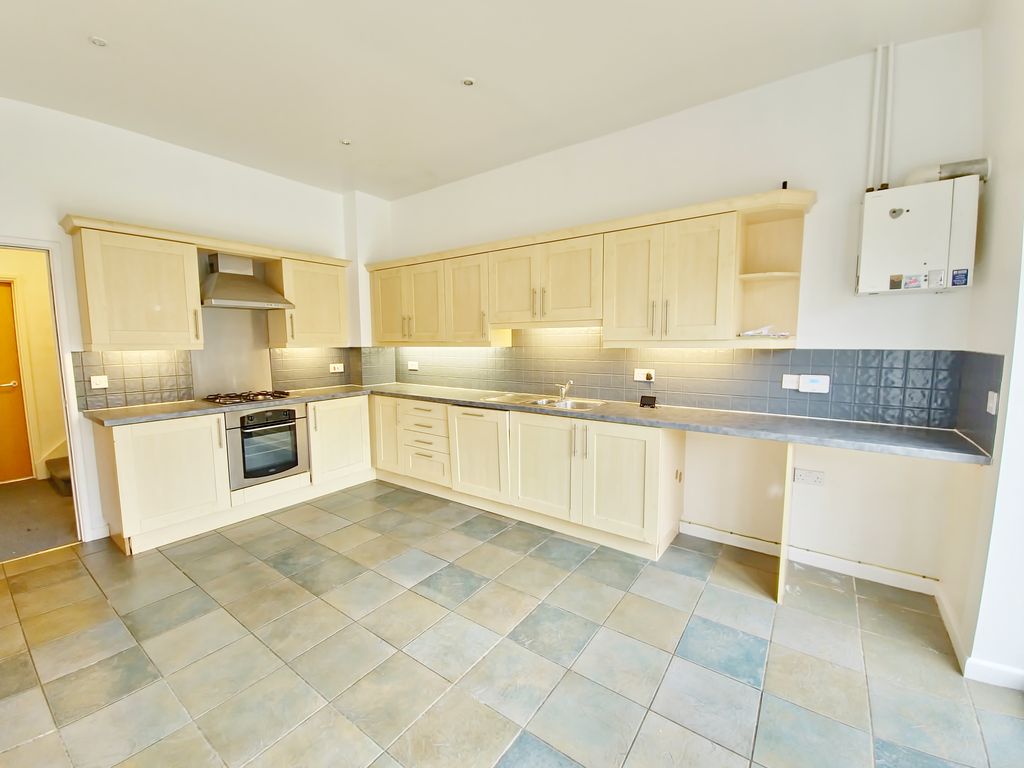 Property photo 2 of 15 1000022699