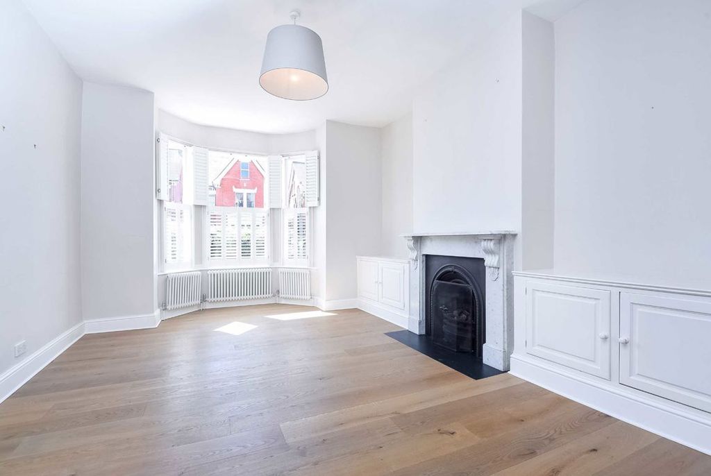 Property photo 3 of 9