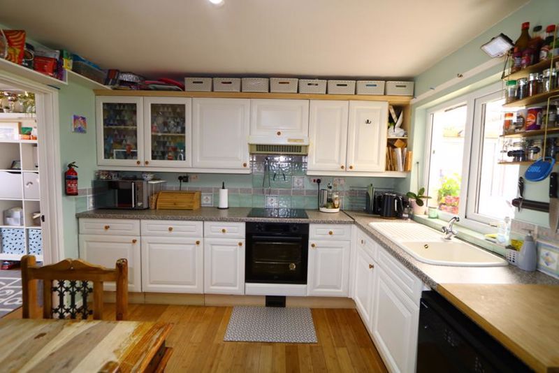 Property photo 3 of 12 Photo 8