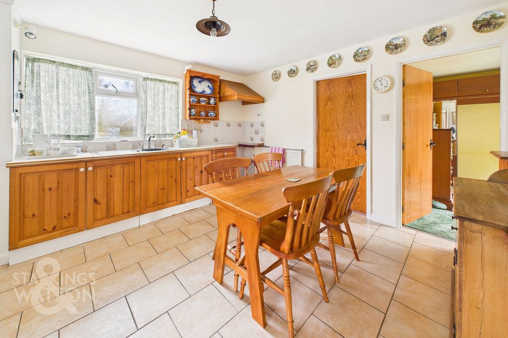 Property photo 3 of 21