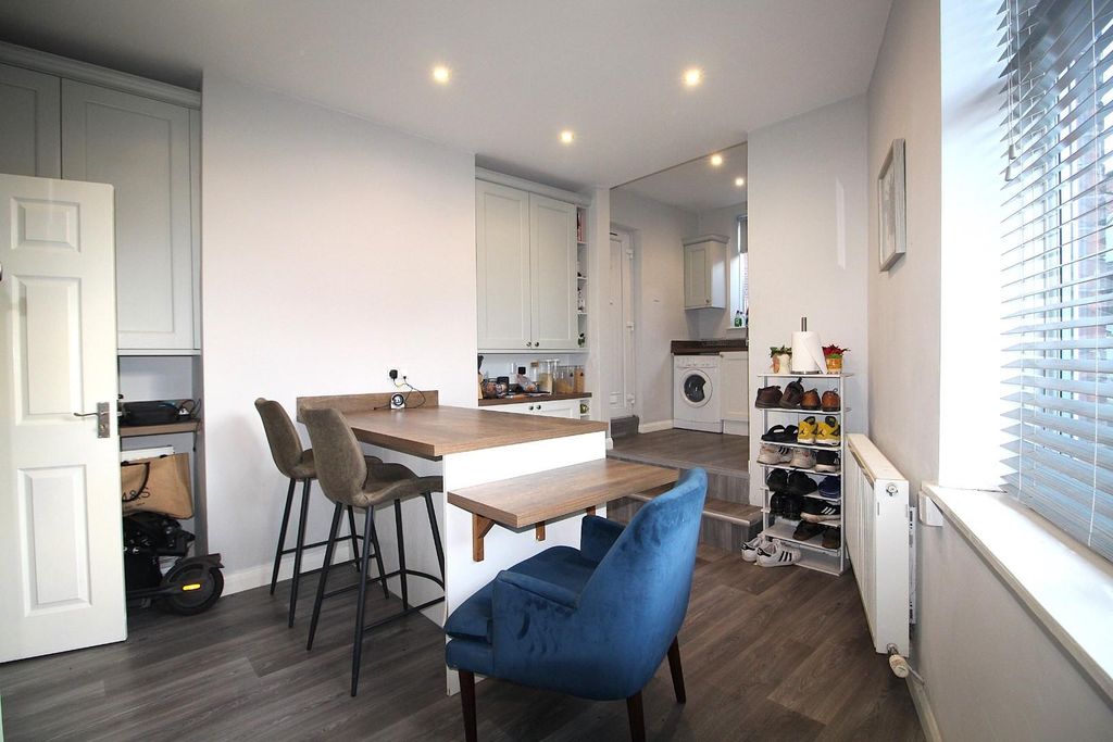 Property photo 3 of 12 Kitchen 3.Jpg