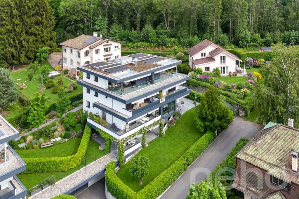 Property photo 2 of 12