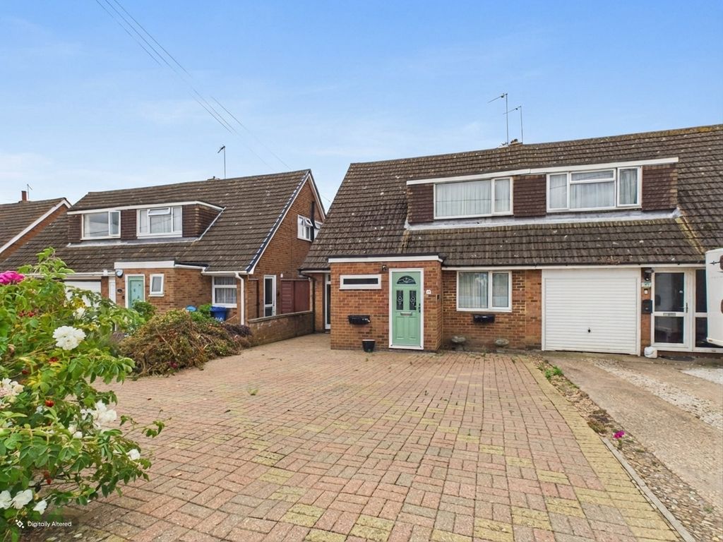 Property photo 1 of 16 Hyde Road