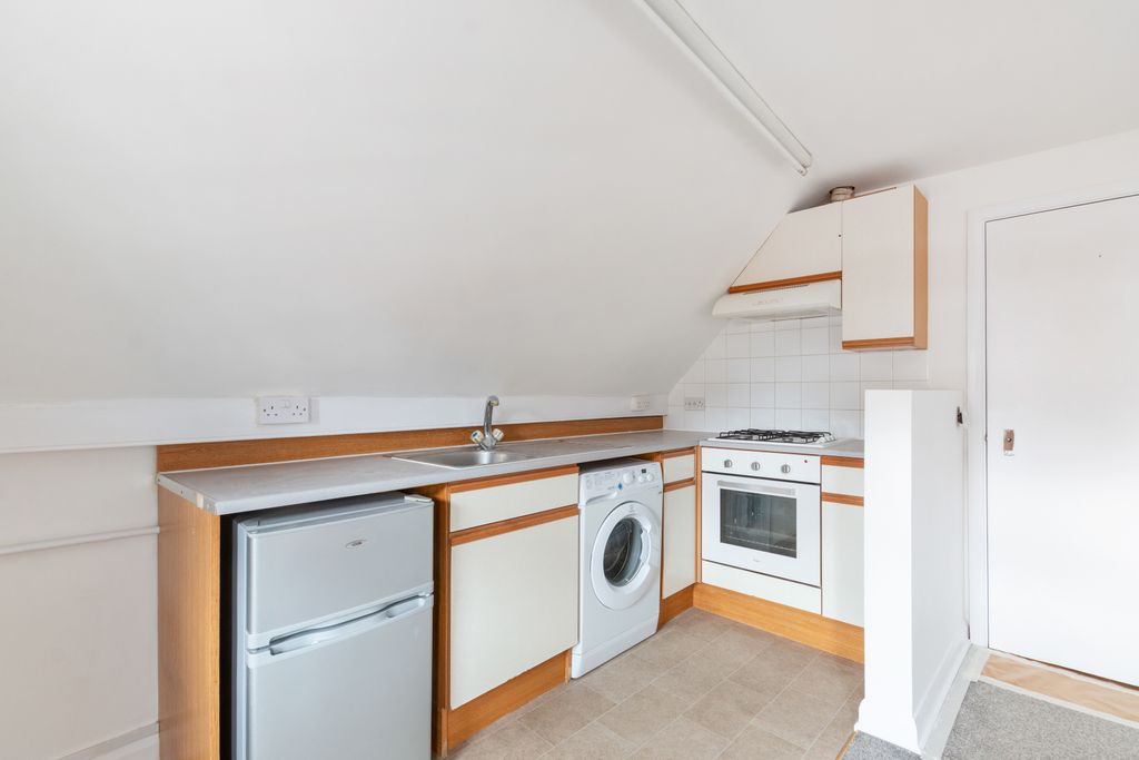 Property photo 2 of 8 2