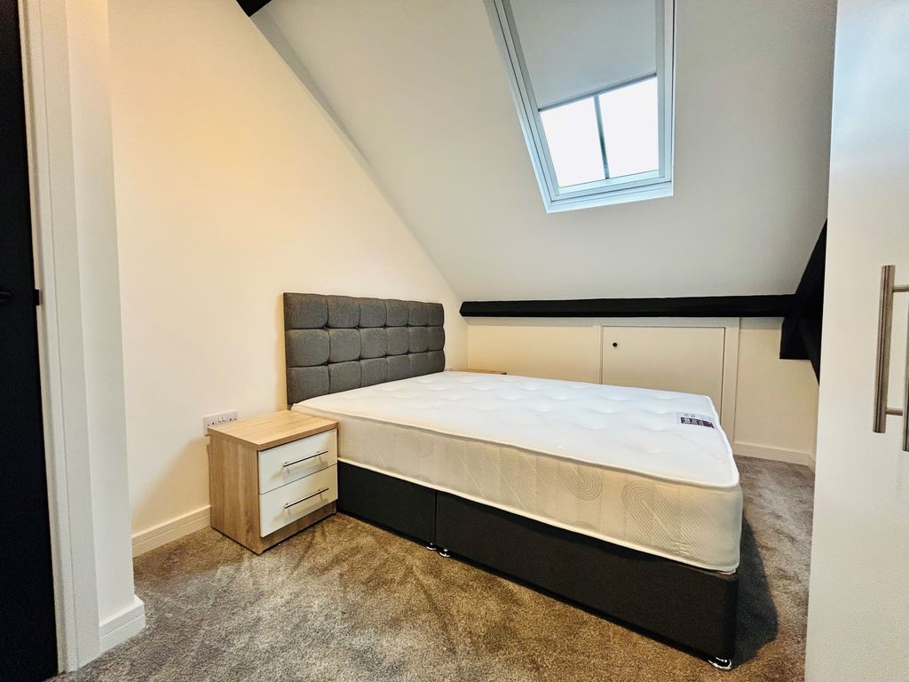 Property photo 2 of 5 Bedroom