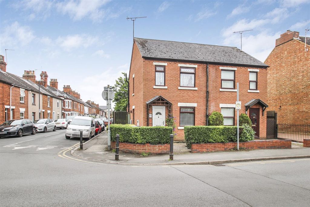 Property photo 1 of 9 LHR 44 - Front.Jpg