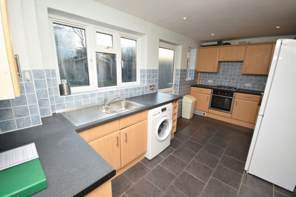 Property photo 2 of 15 Kitchen
