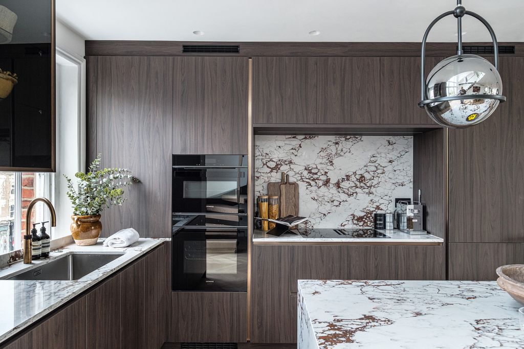 Property photo 1 of 34