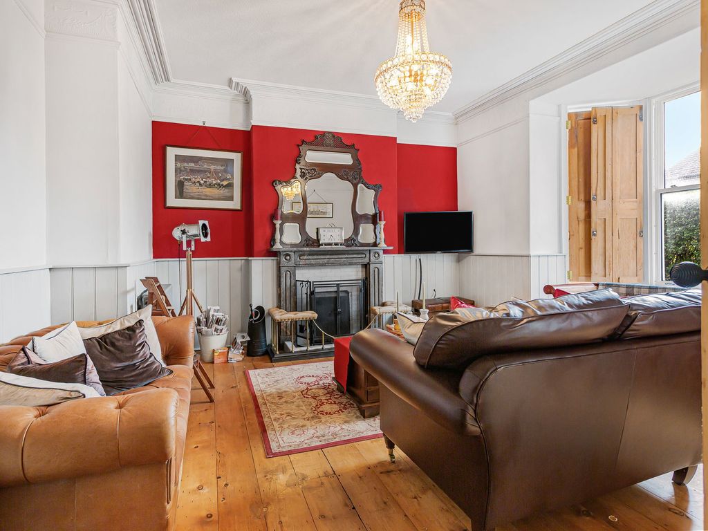 Property photo 3 of 39