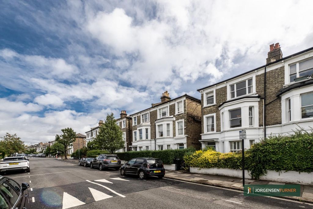 Property photo 2 of 9