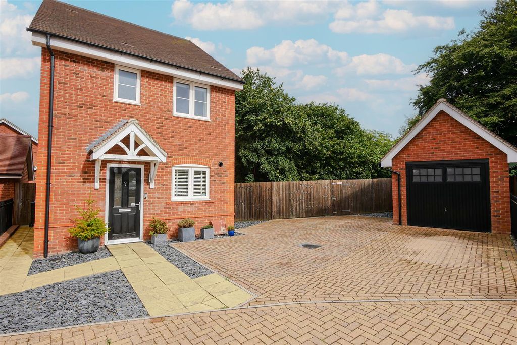 Property photo 1 of 15 Approach